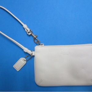 COACH Wristlet - Leather - Signature logo lining  Purse